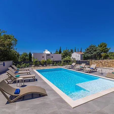 Adria Moments With Private Pool